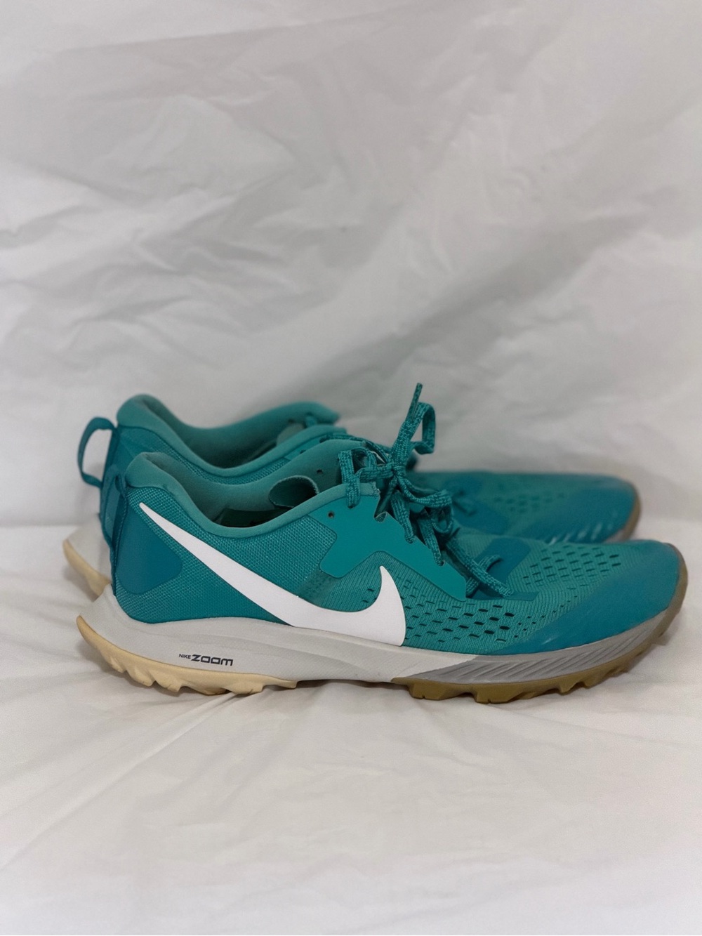 Nike Women’s Teal Athletic Shoes with White Swoosh